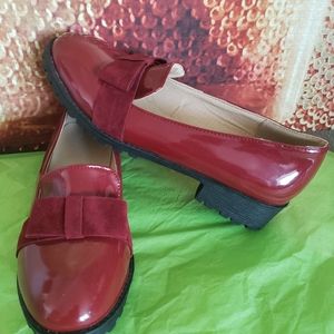 Womens Bow Patent Loafer size 10